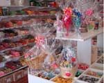 MOONTA CHOCOLATES Sweets & Treats